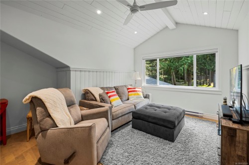 1895 Widgeon Rd, Qualicum Beach, BC 