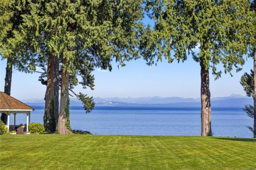 1895 Widgeon Rd, Qualicum Beach, BC 