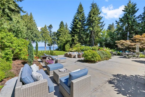 1895 Widgeon Rd, Qualicum Beach, BC 
