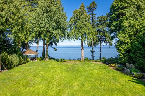 1895 Widgeon Rd, Qualicum Beach, BC 