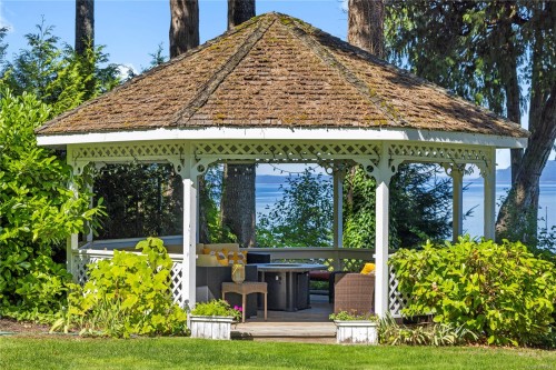 1895 Widgeon Rd, Qualicum Beach, BC 