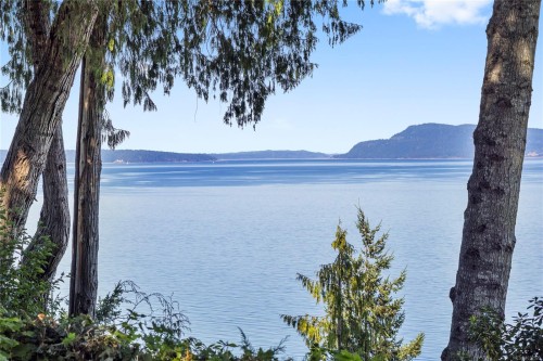 1895 Widgeon Rd, Qualicum Beach, BC 