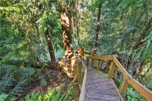 1895 Widgeon Rd, Qualicum Beach, BC 
