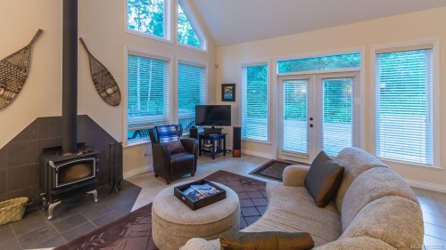 1895 Widgeon Rd, Qualicum Beach, BC 