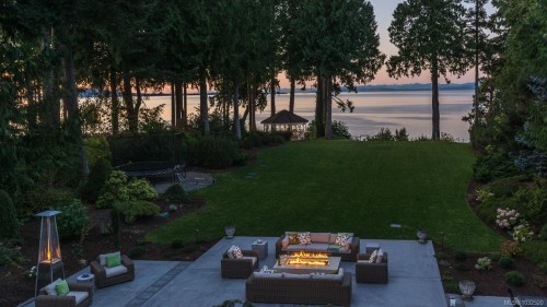 1895 Widgeon Rd, Qualicum Beach, BC 