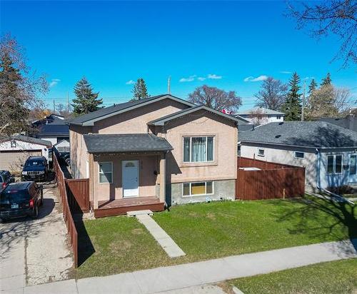 213 Templeton AVE  Winnipeg, MB R2V 1S1