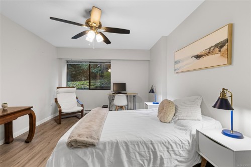 103-1875 Lansdowne Rd, Saanich, BC - Indoor Photo Showing Bedroom