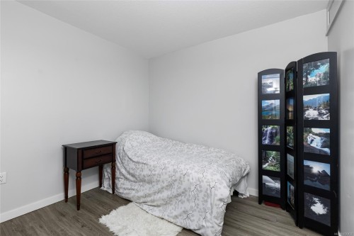 103-1875 Lansdowne Rd, Saanich, BC - Indoor Photo Showing Bedroom
