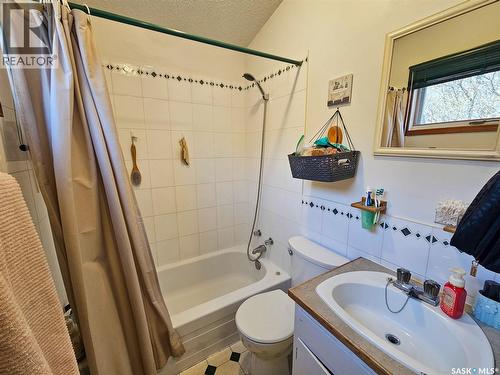 208 Wall Ridge Trail, Lac Pelletier, SK - Indoor Photo Showing Bathroom