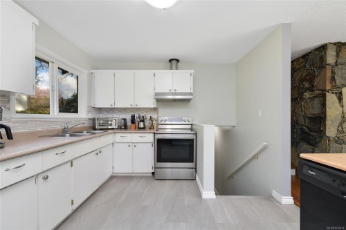 600 Phelps Ave, Langford, BC 