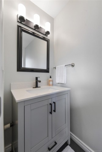 600 Phelps Ave, Langford, BC 