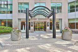 506 - 942 YONGE STREET Toronto, ON M4W 3S8