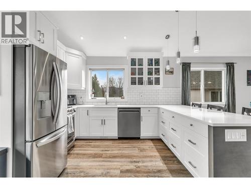 3819 Glen Canyon Drive, West Kelowna, BC - Indoor Photo Showing Kitchen With Upgraded Kitchen