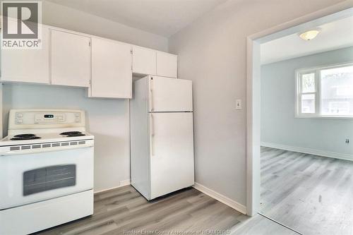 996 Albert, Windsor, ON - Indoor Photo Showing Kitchen