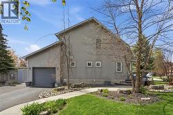 10 ROCKHAVEN Lane  Waterdown, ON L8B 0H7