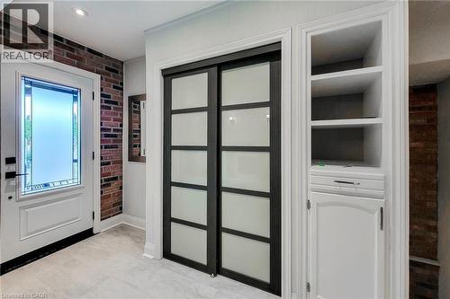Entrance foyer. - 156 Park Row S, Hamilton, ON - Indoor Photo Showing Other Room