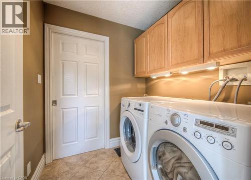 145 Riverbank Drive, Cambridge, ON - Indoor Photo Showing Laundry Room
