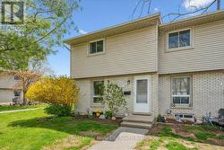 42 - 700 PAISLEY ROAD  Guelph (Willow West/Sugarbush/West Acres), ON N1K 1A3