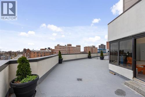 150 Park Unit# 613, Windsor, ON -  Photo Showing Other Room With In Ground Pool