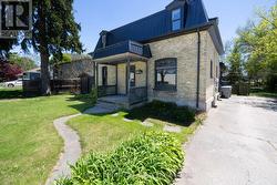 240 MAITLAND STREET Strathroy-Caradoc (Nw), ON N7G 1S9
