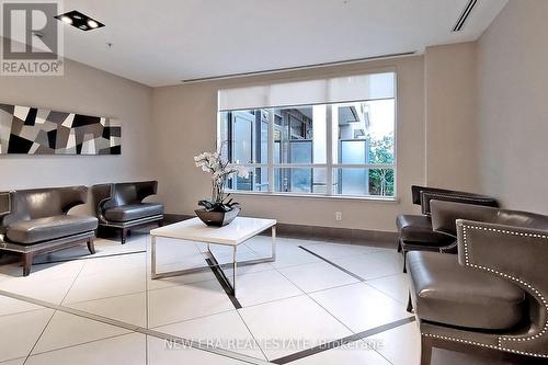 1206 - 75 North Park Road, Vaughan, ON - Indoor Photo Showing Living Room