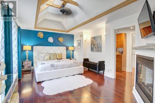 6 Pinehurst Lane, Springwater, ON - Indoor Photo Showing Bedroom