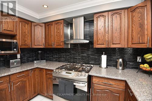 36 Tommar Place, Hamilton, ON - Indoor Photo Showing Kitchen