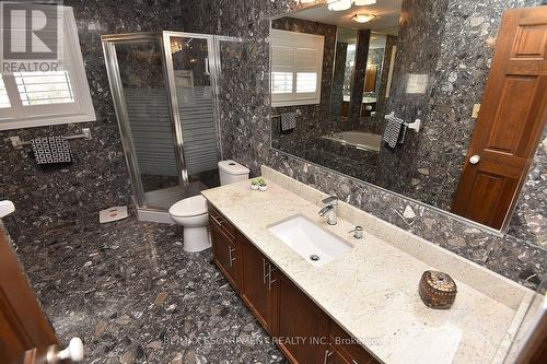 36 Tommar Place, Hamilton, ON - Indoor Photo Showing Bathroom