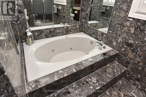 36 Tommar Place, Hamilton, ON - Indoor Photo Showing Bathroom