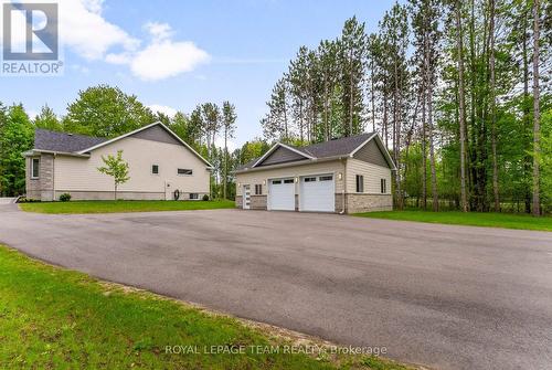108 Royal Troon Lane, Ottawa, ON - Outdoor