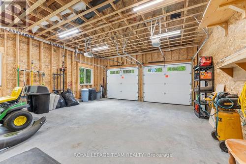 108 Royal Troon Lane, Ottawa, ON - Indoor Photo Showing Garage