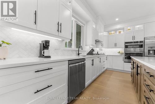108 Royal Troon Lane, Ottawa, ON - Indoor Photo Showing Kitchen With Upgraded Kitchen
