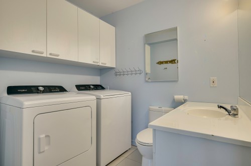 Powder room - 722 Rue Du Muguet, Sainte-Agathe-Des-Monts, QC - Indoor Photo Showing Laundry Room