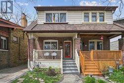 104 OAKCREST AVENUE Toronto, ON M4C 1B7