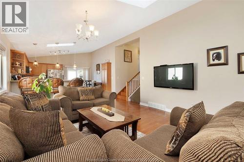 4530 Sassafras, Windsor, ON - Indoor Photo Showing Living Room