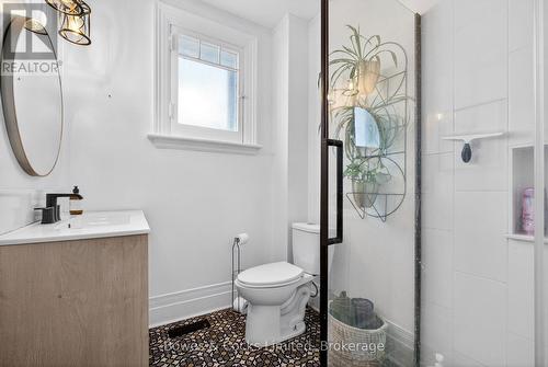 82 Queen Street, Selwyn, ON - Indoor Photo Showing Bathroom