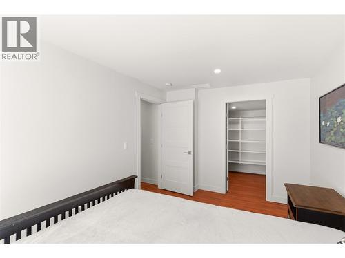 2090 Bennett Road, Kelowna, BC - Indoor Photo Showing Bedroom