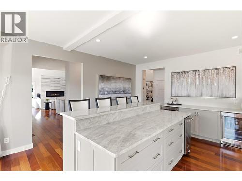2090 Bennett Road, Kelowna, BC - Indoor Photo Showing Kitchen