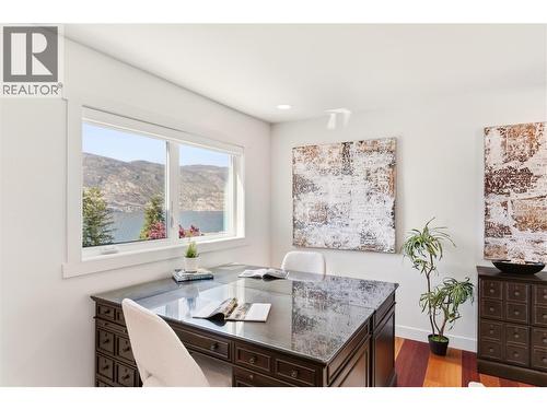 2090 Bennett Road, Kelowna, BC - Indoor