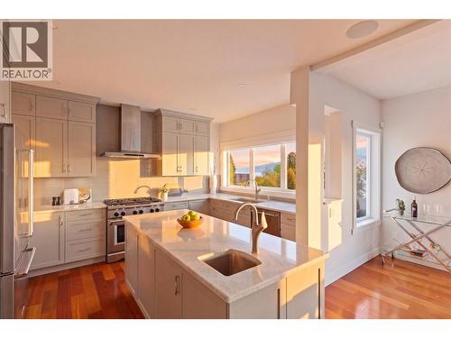 2090 Bennett Road, Kelowna, BC - Indoor Photo Showing Kitchen