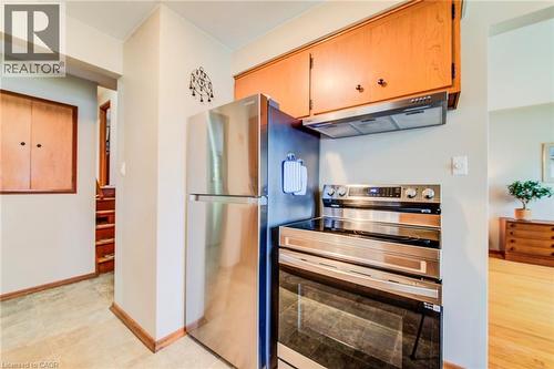 18 Queenston Crescent, Kitchener, ON - Indoor Photo Showing Kitchen