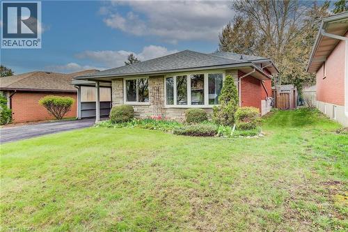 18 Queenston Crescent, Kitchener, ON - Outdoor