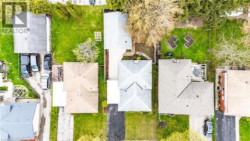 18 Queenston Crescent, Kitchener, ON - Outdoor