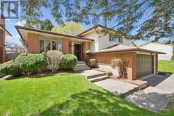 3 CABOT COURT NE  Guelph (Kortright West), ON N1G 3E4