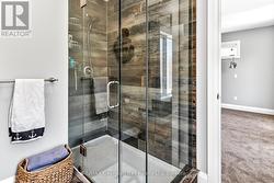 ENSUITE - 