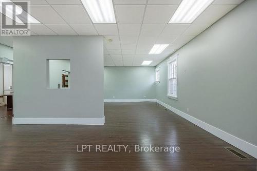 Front entrance/room - 215 Wellington Street, London East (East K), ON 