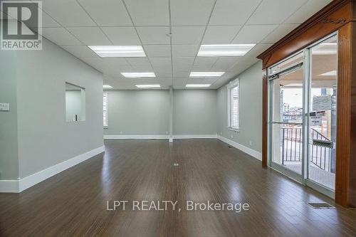 Front entrance/room - 215 Wellington Street, London East (East K), ON 