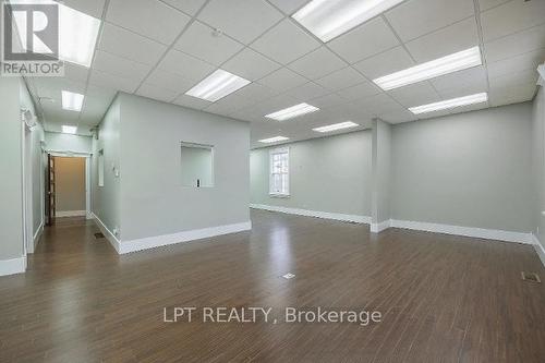 Front entrance/room - 215 Wellington Street, London East (East K), ON 