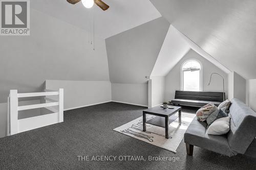 Third Floor Loft - 57 Lees Avenue, Ottawa, ON - Indoor