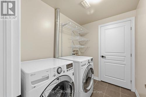375 Cooks Mill Crescent, Ottawa, ON - Indoor Photo Showing Laundry Room